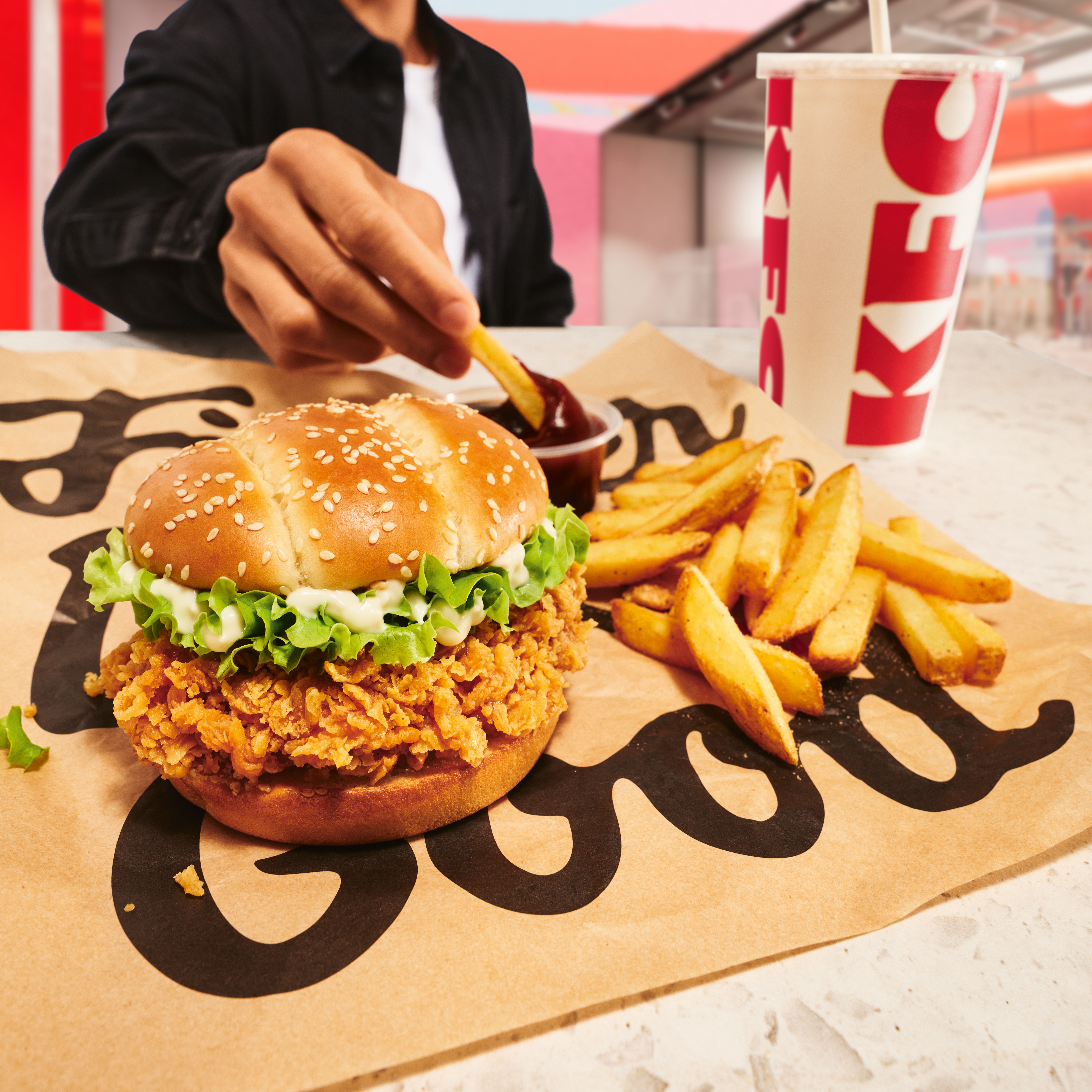 kfc_2026_global-drive_zinger-meal-bbq-dip-food_rgb.jpg